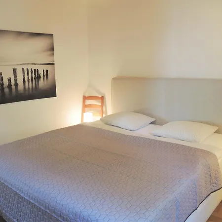 Dora Garten By Fewotessin *